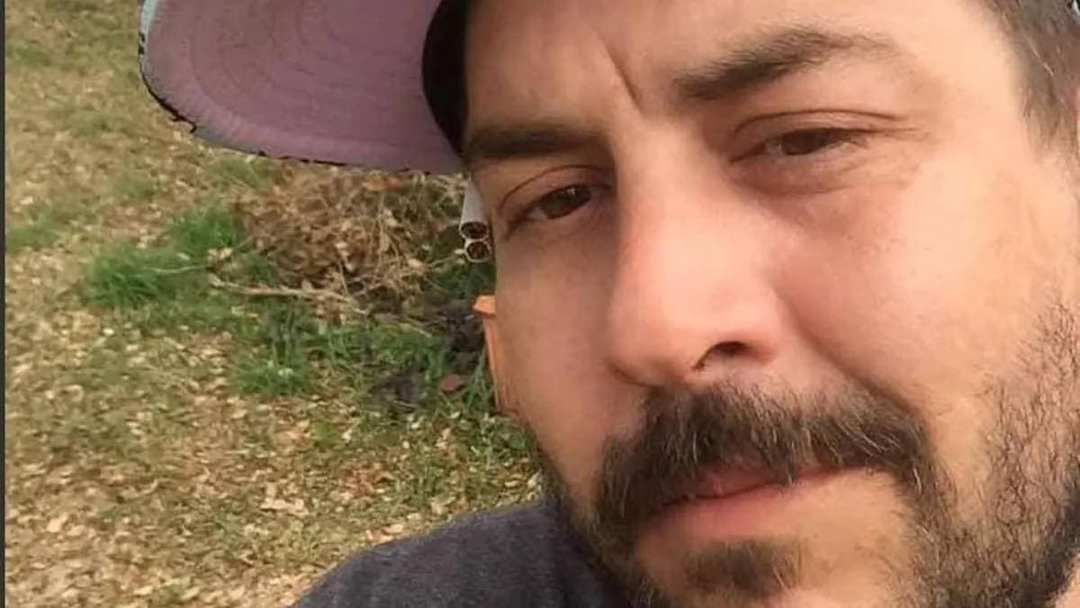 Joshua : de retour au Royaume-Uni pour les obsèques de ses amis