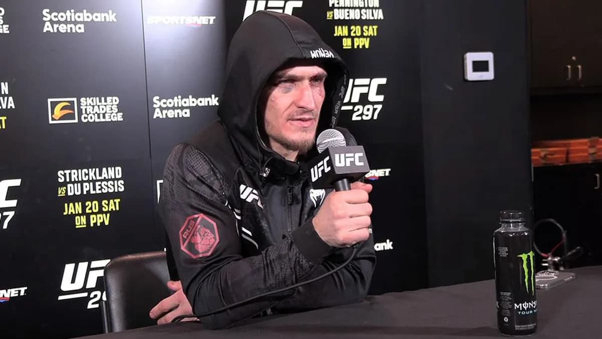 Pourquoi Movsar Evloev, numéro un mondial des poids plumes, attend toujours son combat pour le titre malgré ses performances exceptionnelles ?