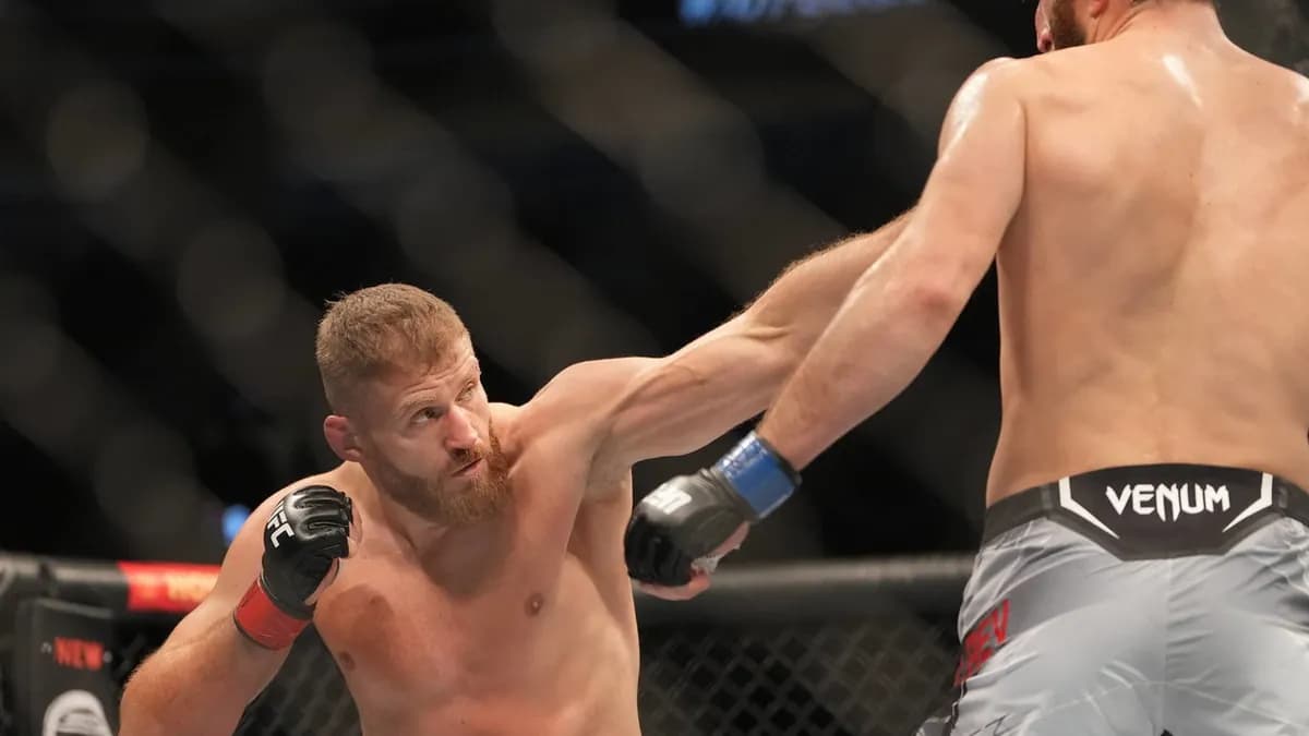 L’ancien champion poids mi-lourds de l’UFC, Jan Błachowicz, prépare son retour progressif après une opération du genou, avec une date de retour en compétition toujours en suspens.