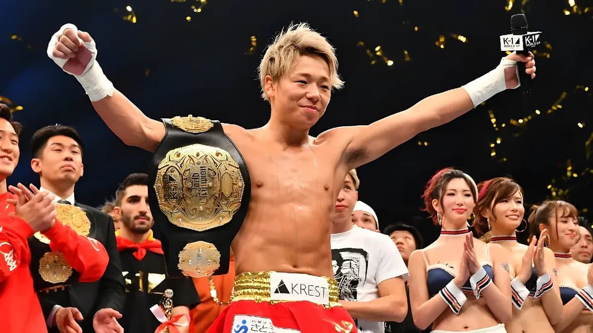 Le "Natural Born Krusher" achève son règne en beauté avec un TKO historique face à Rodtang, offrant un titre mondial par intérim aux poids mouches ONE. Le "Natural Born Krusher" achève son règne en beauté avec un TKO historique face à Rodtang, offrant un titre mondial par intérim aux poids mouches ONE.