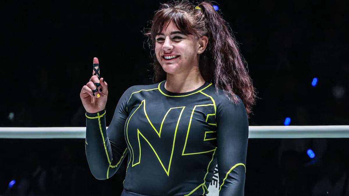 Duel historique au Lumpinee : Helena Crevar et Paige Clymer s’affrontent en openweight pour un combat de soumission