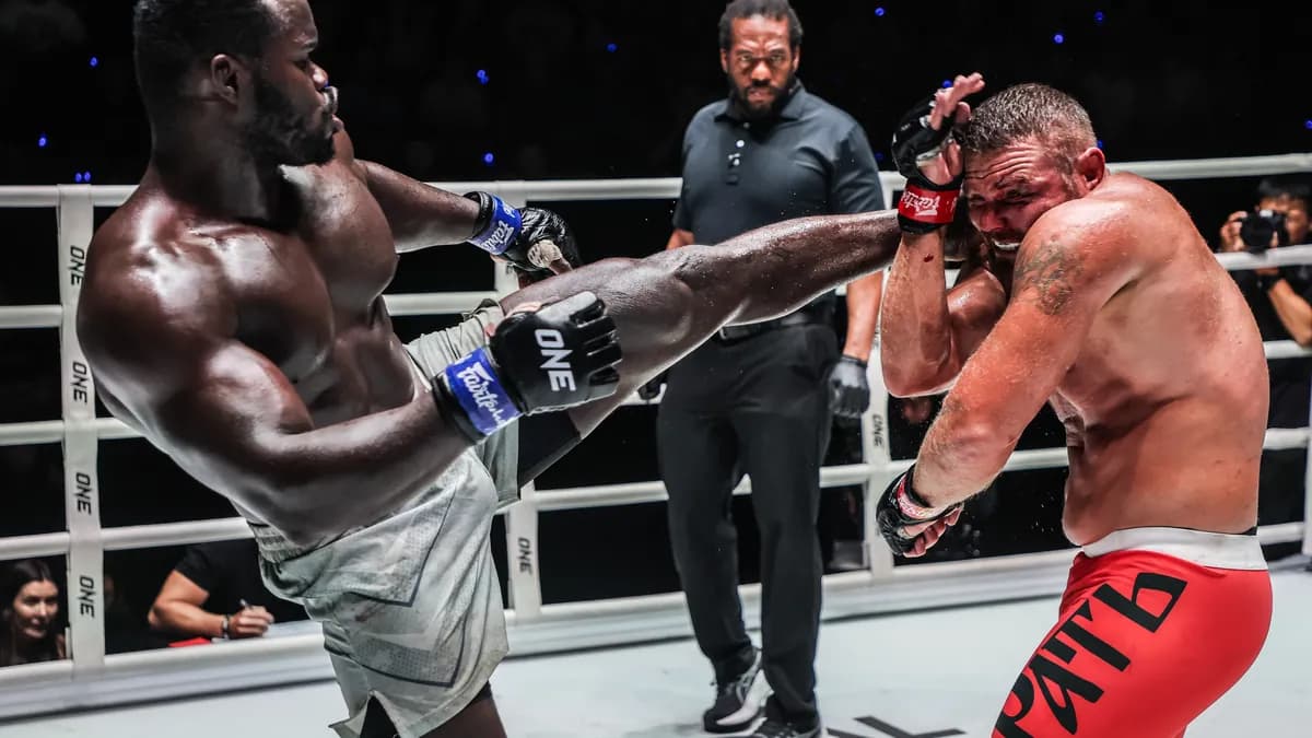 Le Russe signe un final explosif en s'emparant du titre des lourds face à Oumar Kane, scellant ainsi son héritage dans le MMA asiatique. Le Russe signe un final explosif en s'emparant du titre des lourds face à Oumar Kane, scellant ainsi son héritage dans le MMA asiatique.