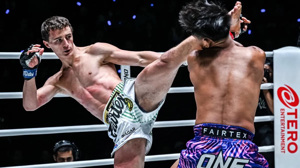 Rustam "Tomahawk" Yunusov domine Decho Mavinn Muaythai en décision unanime au mythique stade Lumpinee