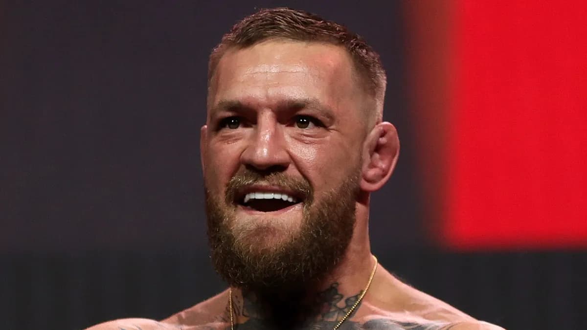 McGregor et Holloway s’affrontent dans un duel explosif au cœur de l’UFC 329, un combat attendu qui pourrait redéfinir le paysage des poids légers.