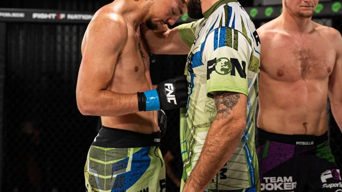 Le Serbe impose sa domination technique face à un adversaire surclassé physiquement