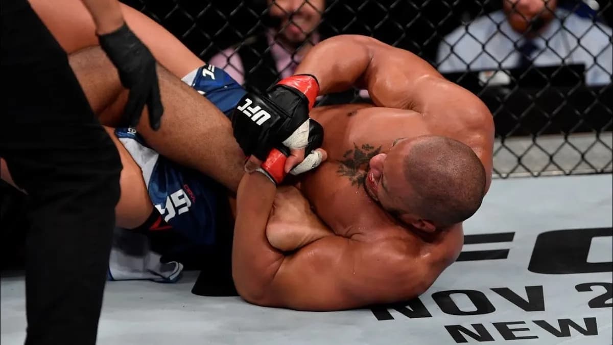 Heel Hooks en duel : Walker et Petersen s’affrontent à Abu Dhabi pour un combat explosif Heel Hooks en duel : Walker et Petersen s’affrontent à Abu Dhabi pour un combat explosif