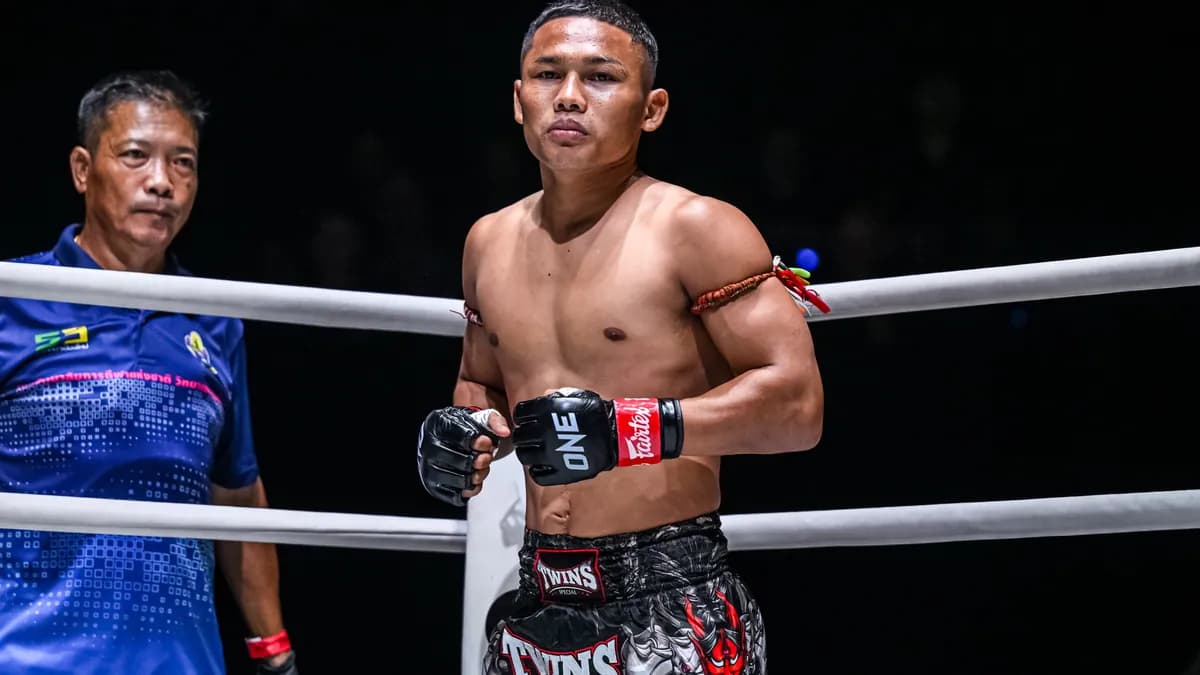 Affrontement explosif entre poids mouches au Lumpinee Stadium de Bangkok Affrontement explosif entre poids mouches au Lumpinee Stadium de Bangkok
