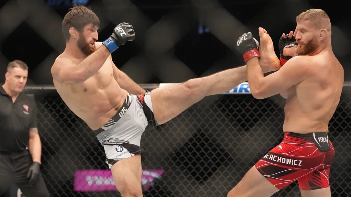 Le champion polonais fait son grand retour en UFC après une réparation chirurgicale express, visant une revanche explosive contre Bogdan Guskov. Le champion polonais fait son grand retour en UFC après une réparation chirurgicale express, visant une revanche explosive contre Bogdan Guskov.
