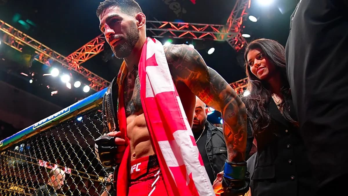 Topuria salue Oliveira : l’épreuve qui forge un champion du Bronx Topuria salue Oliveira : l’épreuve qui forge un champion du Bronx