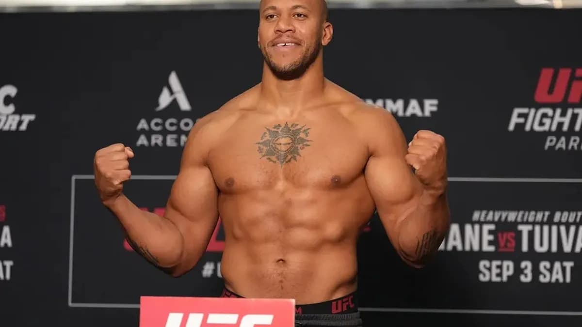 Le choc des titans : Alex Pereira et Ciryl Gane s'affrontent pour écrire l'histoire de l'UFC White House Le choc des titans : Alex Pereira et Ciryl Gane s'affrontent pour écrire l'histoire de l'UFC White House