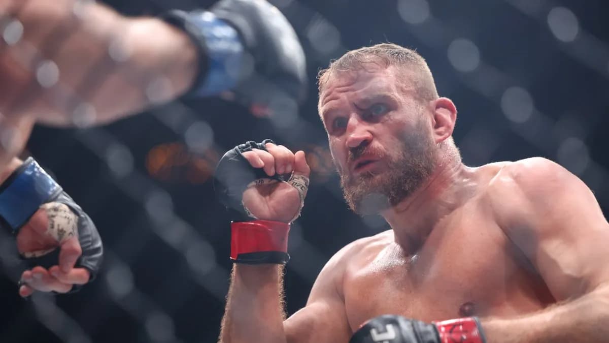 Jan Blachowicz et Bogdan Guskov s'affrontent une nouvelle fois le 1er août à l'UFC Belgrade, un duel à ne surtout pas manquer. Jan Blachowicz et Bogdan Guskov s'affrontent une nouvelle fois le 1er août à l'UFC Belgrade, un duel à ne surtout pas manquer.