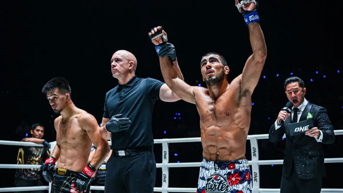 La revanche explosive entre Legatron et Jarvis sous les projecteurs de Bangkok La revanche explosive entre Legatron et Jarvis sous les projecteurs de Bangkok