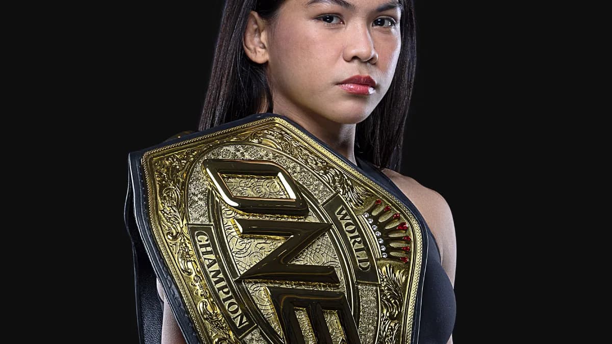 La championne du monde atomweight de l'ONE met un terme à sa carrière pour se consacrer à sa famille La championne du monde atomweight de l'ONE met un terme à sa carrière pour se consacrer à sa famille