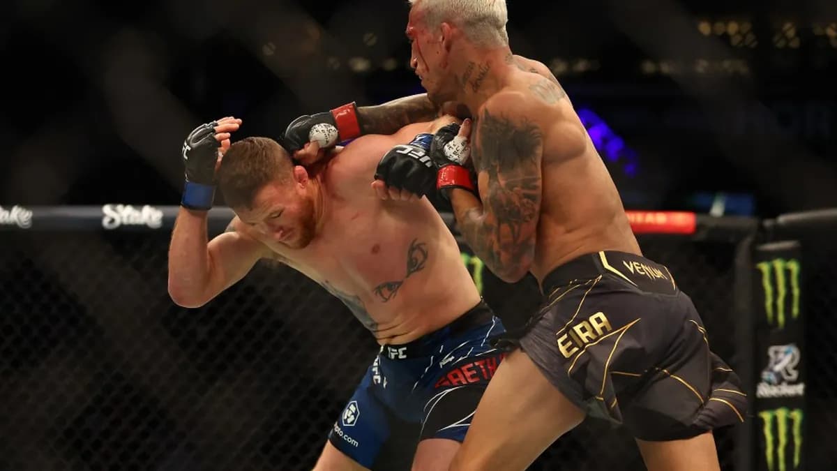 Oliveira et Gaethje : La revanche tant attendue après une victoire controversée Oliveira et Gaethje : La revanche tant attendue après une victoire controversée