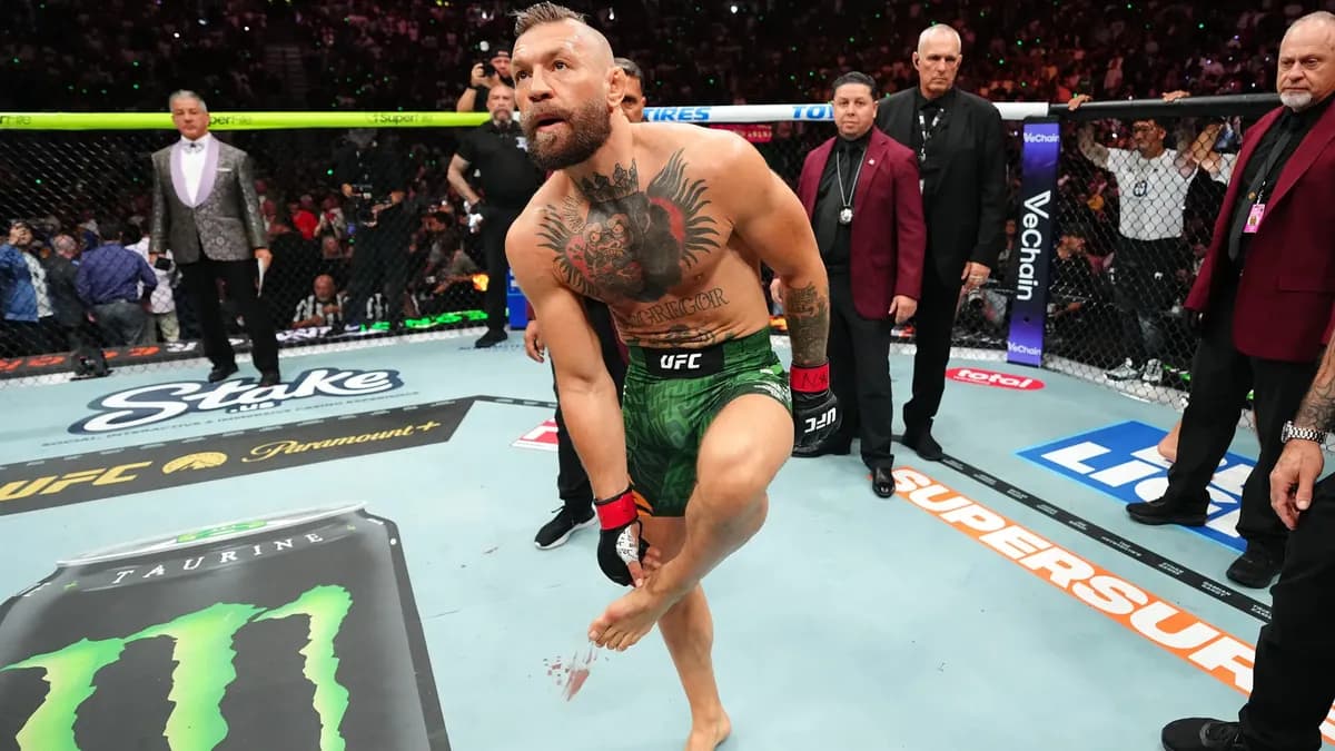 Floyd McGregor collapses in the first minute against Max Holloway at UFC 329 Floyd McGregor collapses in the first minute against Max Holloway at UFC 329