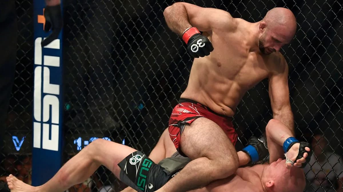 L’ancien prétendant au titre des mi-lourds de l’UFC sanctionné après avoir reconnu une utilisation illégale d’EPO L’ancien prétendant au titre des mi-lourds de l’UFC sanctionné après avoir reconnu une utilisation illégale d’EPO