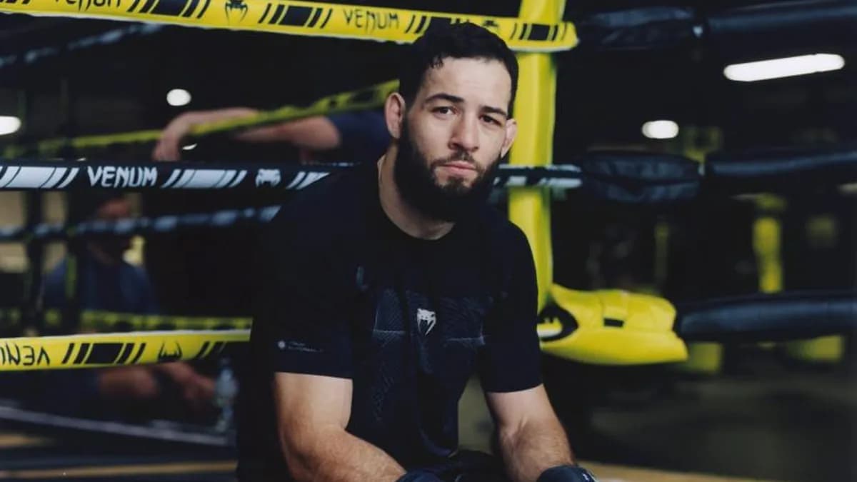 Le Français Nassourdine Imavov affronte le champion Sean Strickland pour un combat historique à l'UFC. Le Français Nassourdine Imavov affronte le champion Sean Strickland pour un combat historique à l'UFC.