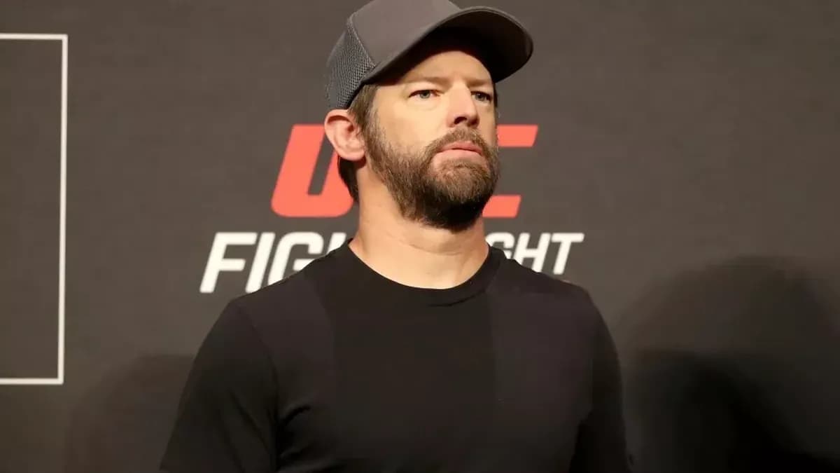 L'ancien champion UFC Sean Strickland critique les revenus des combattants, qualifiant les contrats de "prédateurs" et pointant du doigt le rôle du matchmaker Sean Shelby. L'ancien champion UFC Sean Strickland critique les revenus des combattants, qualifiant les contrats de "prédateurs" et pointant du doigt le rôle du matchmaker Sean Shelby.