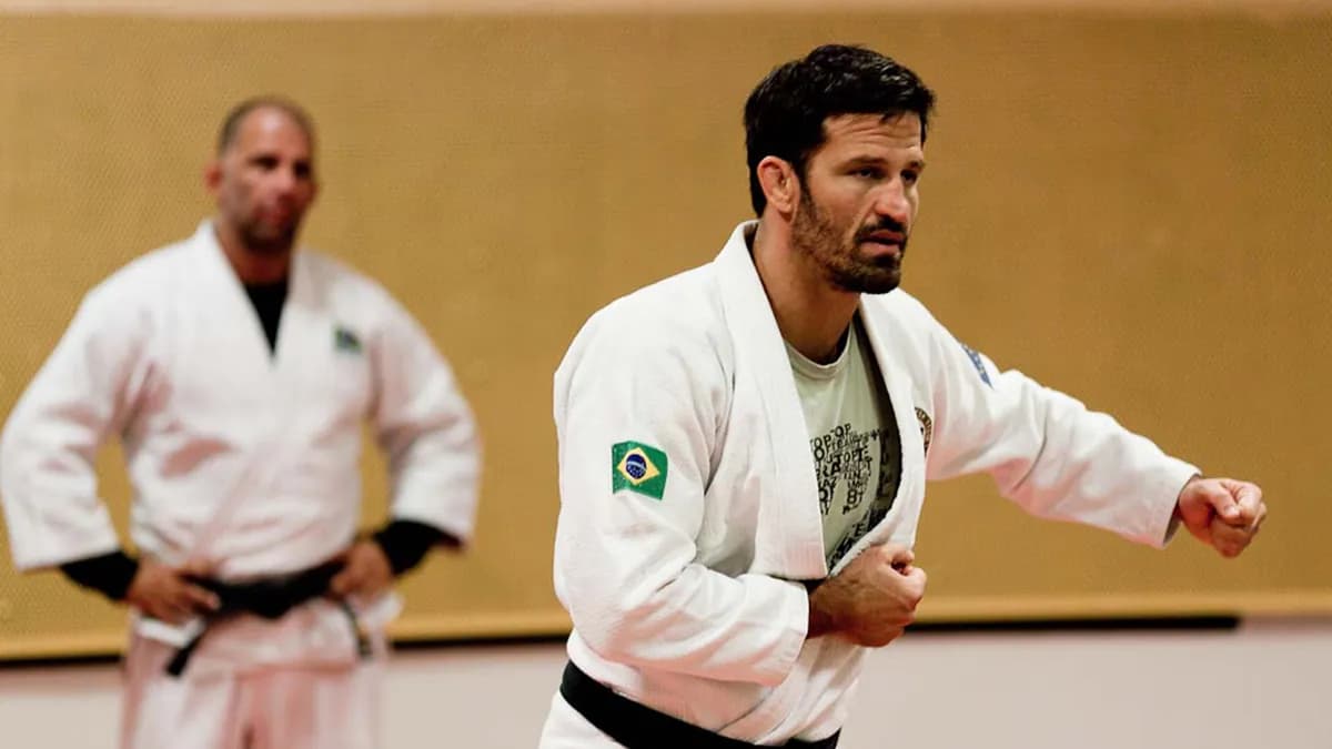 Promotion historique : Murilo Bustamante atteint le 8e degré en jiu-jitsu brésilien à Rio Promotion historique : Murilo Bustamante atteint le 8e degré en jiu-jitsu brésilien à Rio