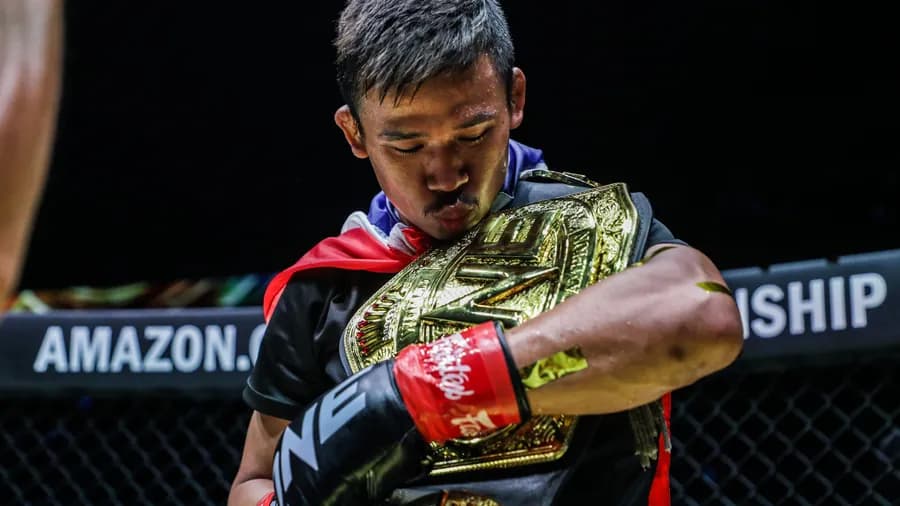 Lumpinee 2024: Superlek and Abdulla "Smash Boy" Dayakaev Clash in Historic Bantamweight Rematch Lumpinee 2024: Superlek and Abdulla "Smash Boy" Dayakaev Clash in Historic Bantamweight Rematch