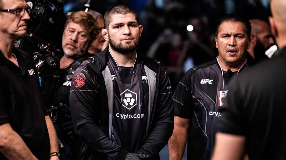 L’ancien champion invaincu de l’UFC maintient sa retraite malgré les offres mirobolantes L’ancien champion invaincu de l’UFC maintient sa retraite malgré les offres mirobolantes