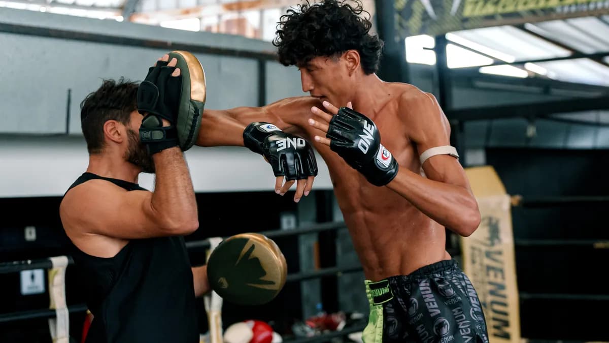 Le vétéran thaïlandais s'impose dans un duel tactique pour le titre mondial poids coqs de ONE Le vétéran thaïlandais s'impose dans un duel tactique pour le titre mondial poids coqs de ONE
