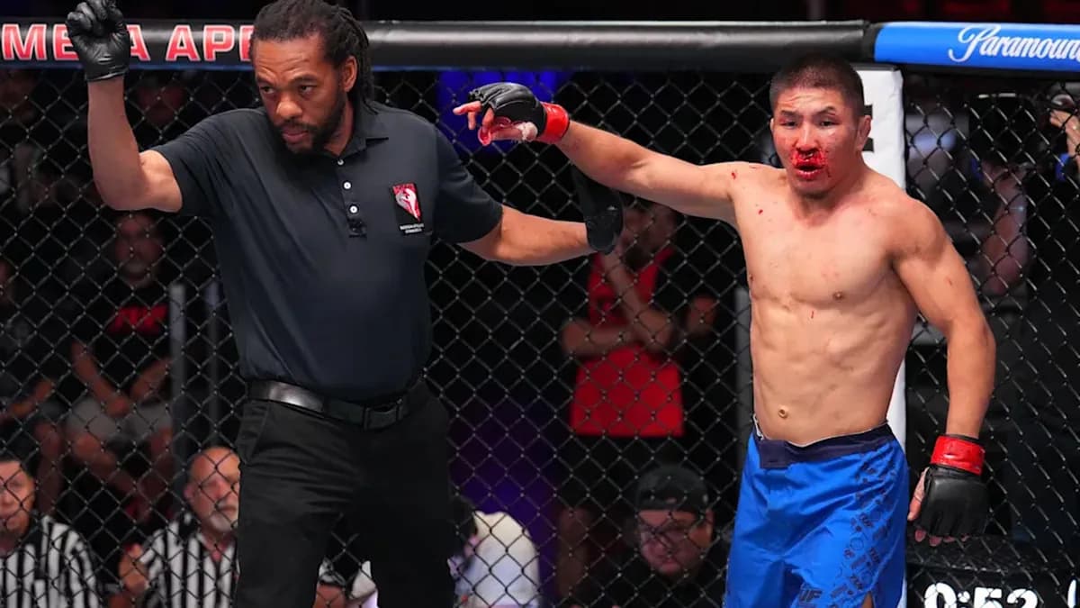 Demi-finale explosive de The Ultimate Fighter 34 : Xavier Franklin dénonce un arbitrage controversé et un retour en arrière inexplicable Demi-finale explosive de The Ultimate Fighter 34 : Xavier Franklin dénonce un arbitrage controversé et un retour en arrière inexplicable