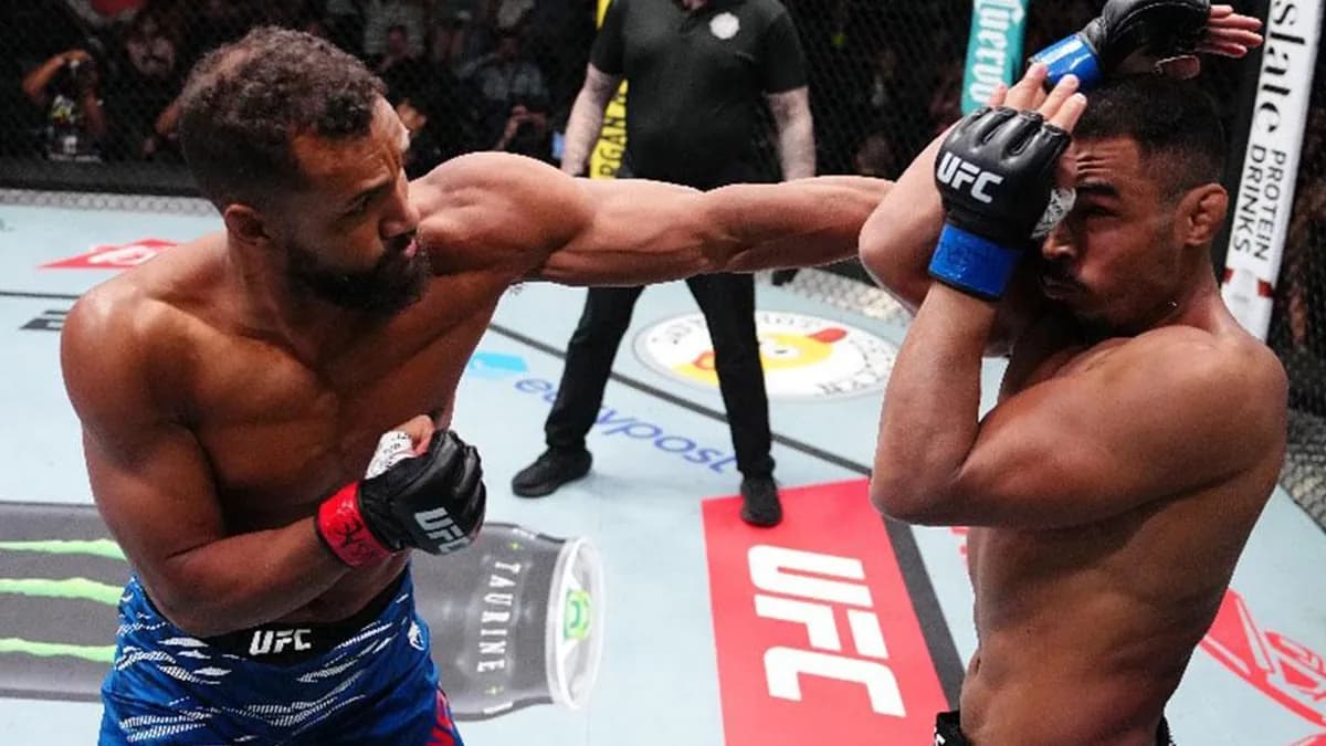 A clash between two fighters seeking redemption in the light heavyweight division A clash between two fighters seeking redemption in the light heavyweight division