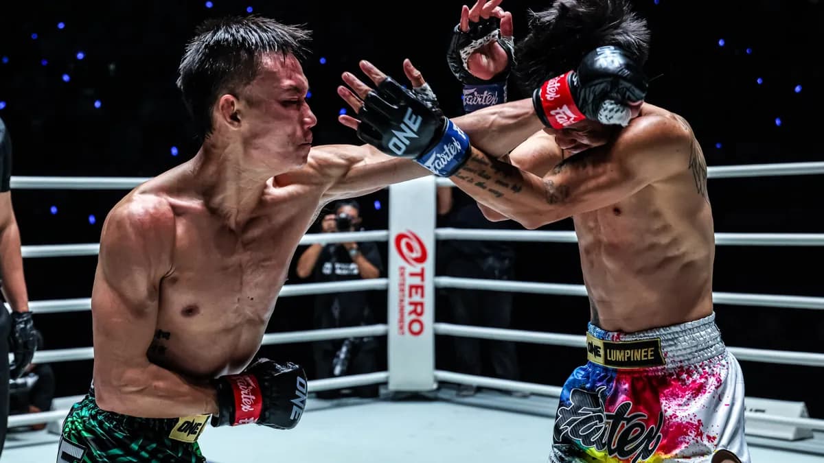À 22 ans et trois victoires d'affilée, le prodige lao-thaïlandais bouscule les codes face à un monument du Lumpinee, Wanchainoi Pongsuphan PK. À 22 ans et trois victoires d'affilée, le prodige lao-thaïlandais bouscule les codes face à un monument du Lumpinee, Wanchainoi Pongsuphan PK.
