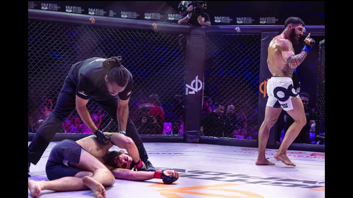 Affrontement violent dans la chambre d’un combattant avant son KO à la Contender Series Affrontement violent dans la chambre d’un combattant avant son KO à la Contender Series
