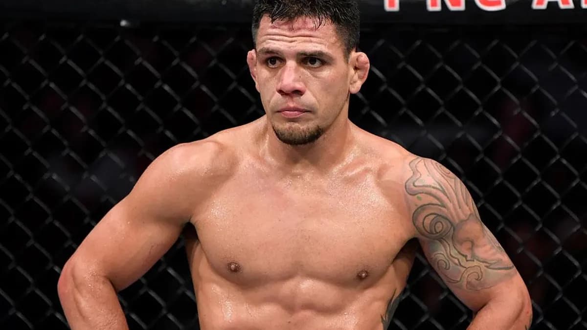 Dos Anjos writes a new chapter in his career against Hernandez in a historic fight Dos Anjos writes a new chapter in his career against Hernandez in a historic fight