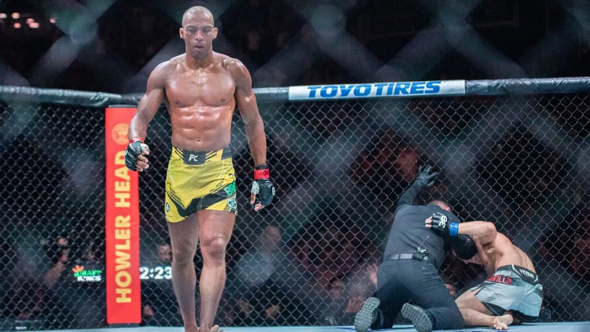 Le Brésilien Edson Barboza met un terme à sa carrière après une défaite poignante à l'UFC 330 Le Brésilien Edson Barboza met un terme à sa carrière après une défaite poignante à l'UFC 330