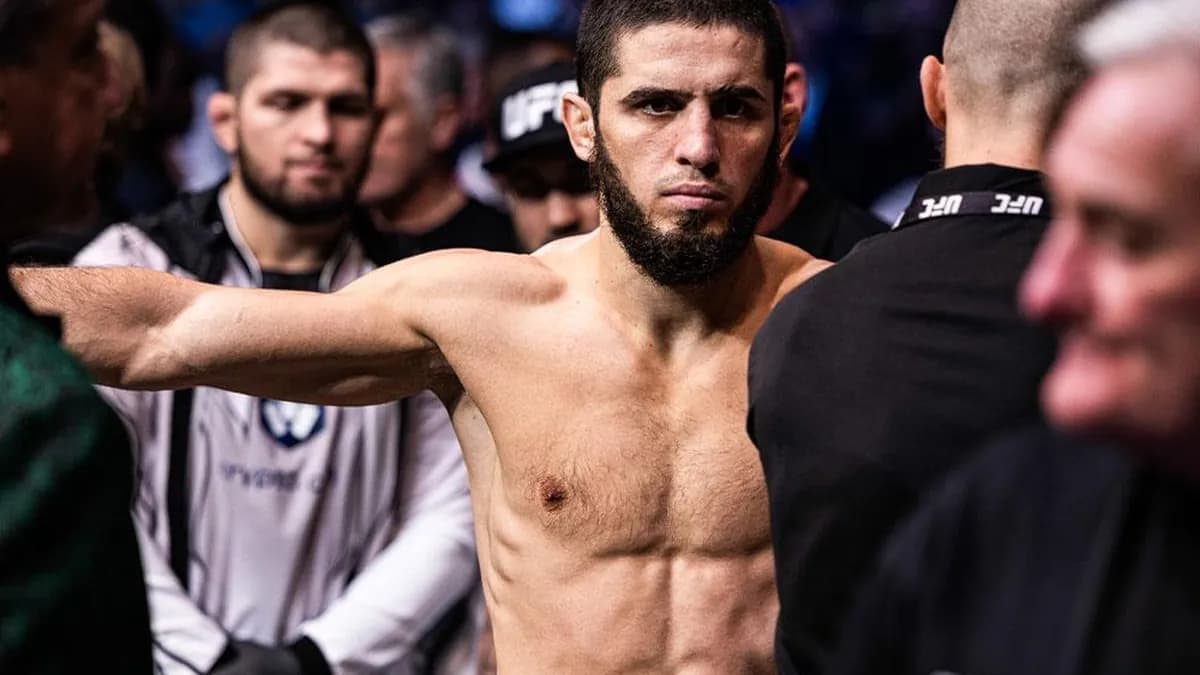 Islam Makhachev passe aux mi-moyens : vers un nouveau sommet en UFC Islam Makhachev passe aux mi-moyens : vers un nouveau sommet en UFC