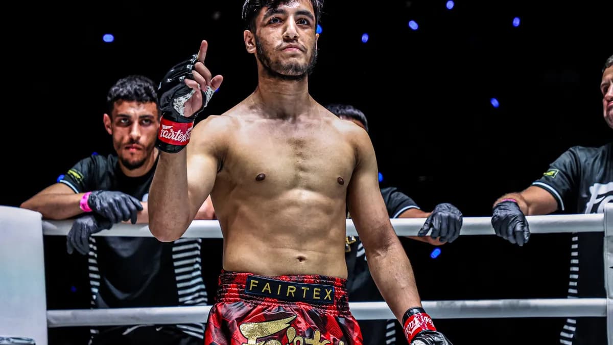 Lumpinee 2024 : Chartpayak signe sa 11e victoire consécutive en mouche face à Sor Therapat Lumpinee 2024 : Chartpayak signe sa 11e victoire consécutive en mouche face à Sor Therapat
