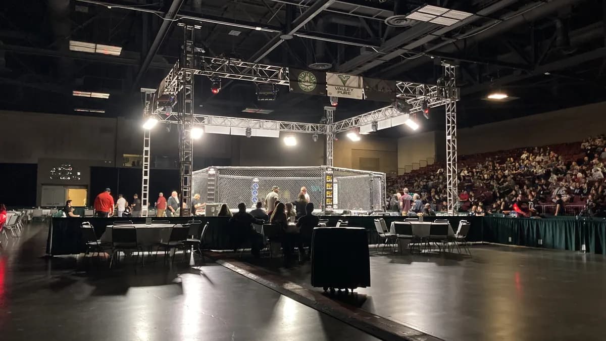 Une soirée explosive à Orlando mêlant MMA, boxe et kickboxing sous les projecteurs du Kia Center Une soirée explosive à Orlando mêlant MMA, boxe et kickboxing sous les projecteurs du Kia Center