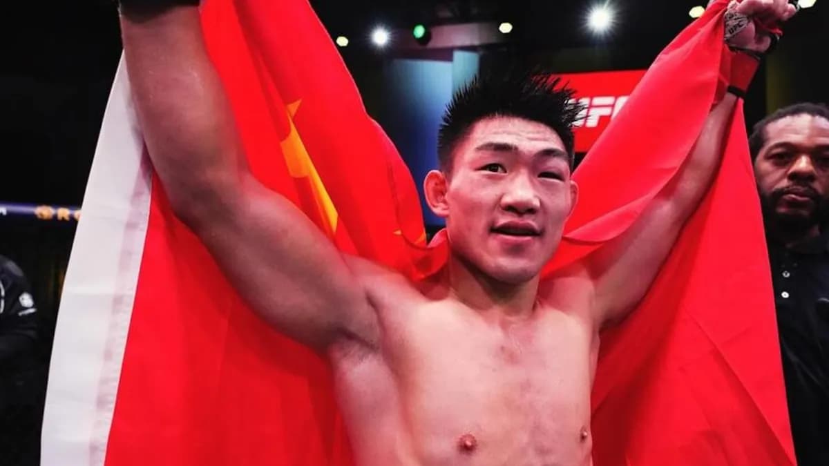 Un uppercut historique propulse le Chinois dans la course au titre des poids coqs Un uppercut historique propulse le Chinois dans la course au titre des poids coqs