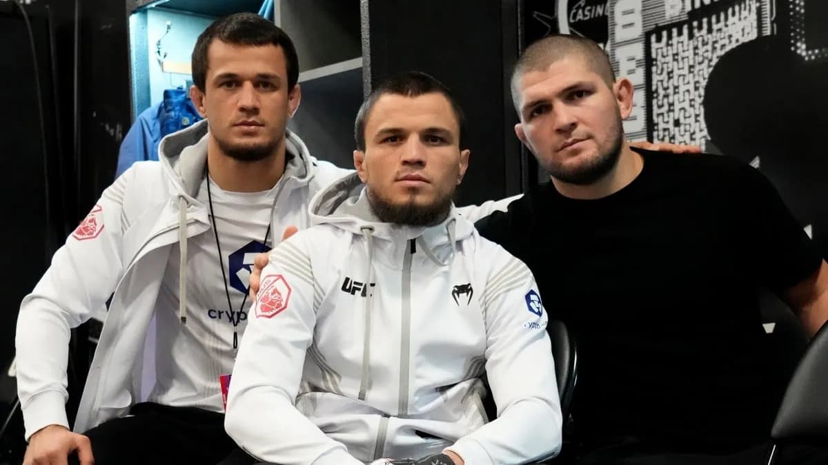 Frères en combat : Usman défend Umar après KO controversé à Shanghai Frères en combat : Usman défend Umar après KO controversé à Shanghai