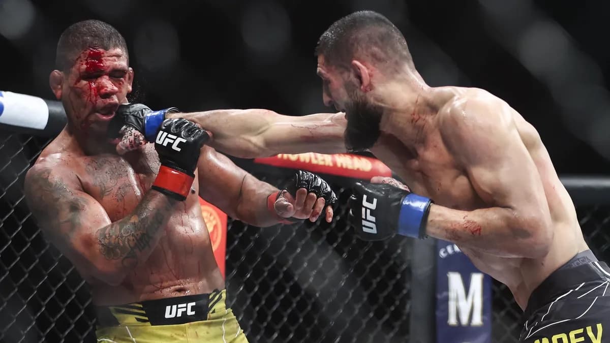 Chimaev affronte Burns en duel de lutte : retour en forme et technique pure Chimaev affronte Burns en duel de lutte : retour en forme et technique pure