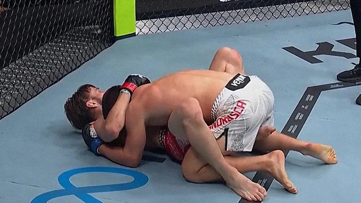 "Wood s’effondre face à Andrusca : l’invaincu Moldave écrase le favori britannique à UFC Paris" "Wood s’effondre face à Andrusca : l’invaincu Moldave écrase le favori britannique à UFC Paris"