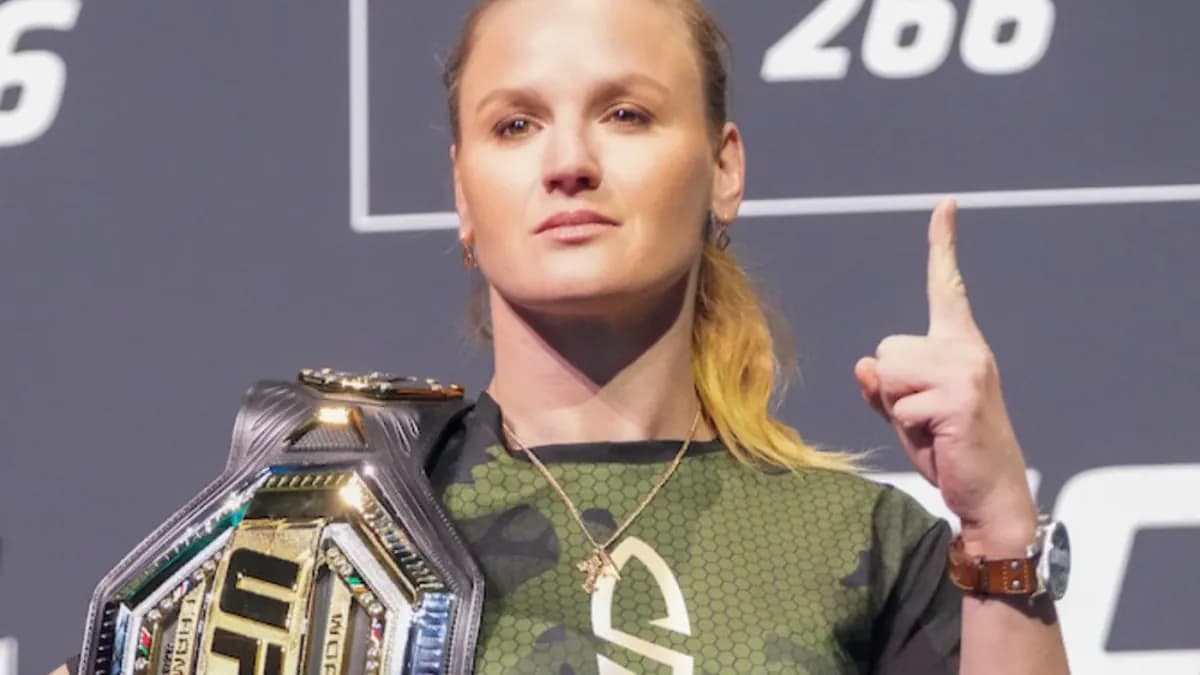 L'UFC 332 s'annonce historique avec une ceinture vacante et un duel explosif entre Natalia Silva et Wang Cong pour la relève. L'UFC 332 s'annonce historique avec une ceinture vacante et un duel explosif entre Natalia Silva et Wang Cong pour la relève.