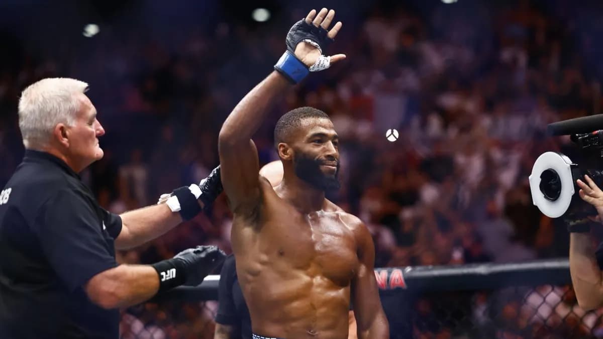 À 28 ans, le prodige des poids légers pulvérise Dan Hooker et s'invite directement dans le top 10 mondial À 28 ans, le prodige des poids légers pulvérise Dan Hooker et s'invite directement dans le top 10 mondial