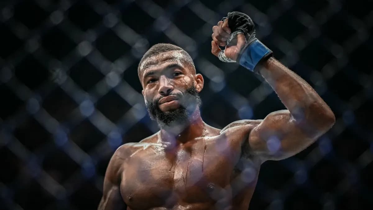 Parnasse écrase Dan Hooker en moins de trois minutes et entre dans l'histoire de l'UFC Paris Parnasse écrase Dan Hooker en moins de trois minutes et entre dans l'histoire de l'UFC Paris