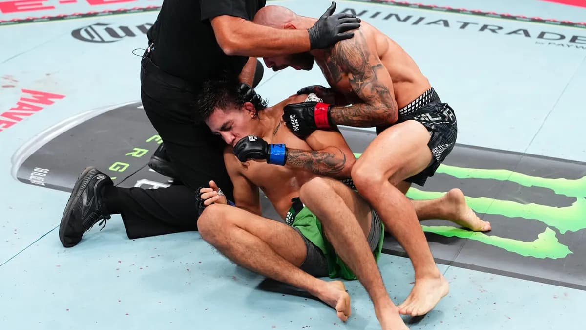 The UFC champion Volkanovski dominates the giant Mailata despite a 20 cm height difference The UFC champion Volkanovski dominates the giant Mailata despite a 20 cm height difference