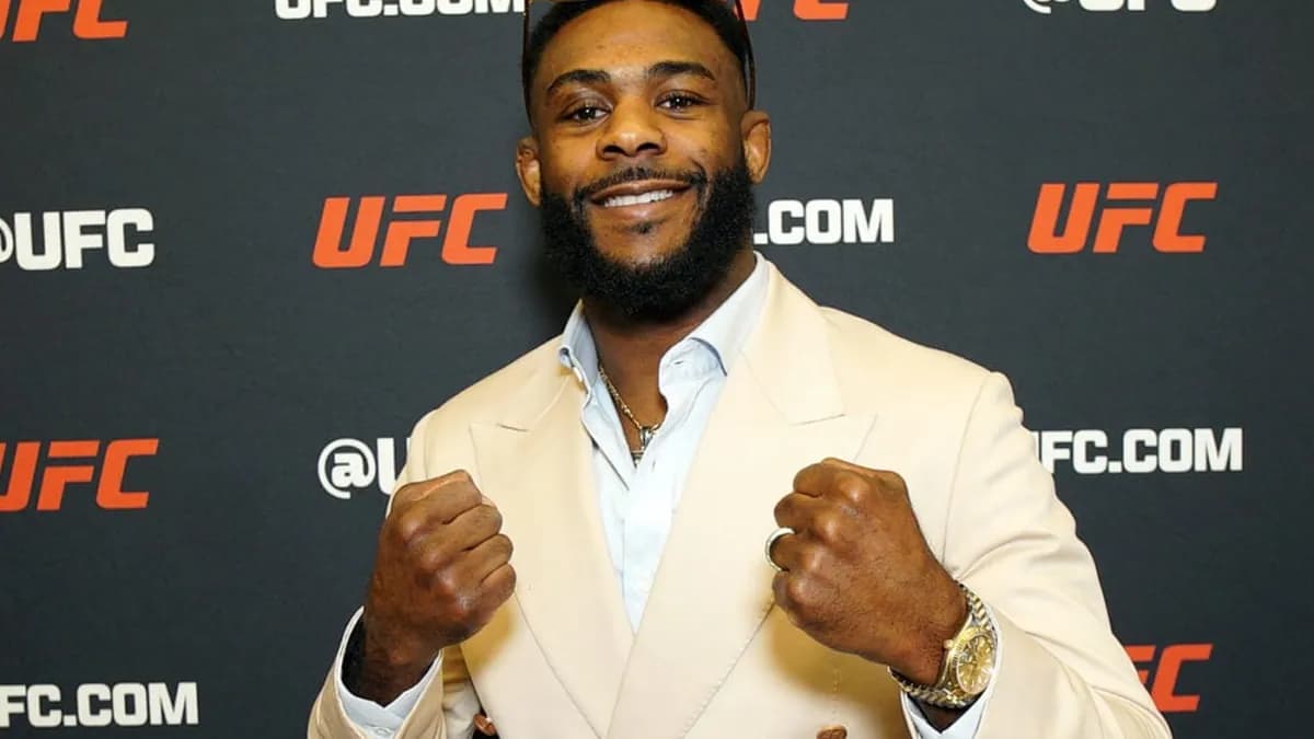 Sterling et Dvalishvili déchaînent le débat avant l’affrontement contre Jean Silva à l'UFC 335 Sterling et Dvalishvili déchaînent le débat avant l’affrontement contre Jean Silva à l'UFC 335