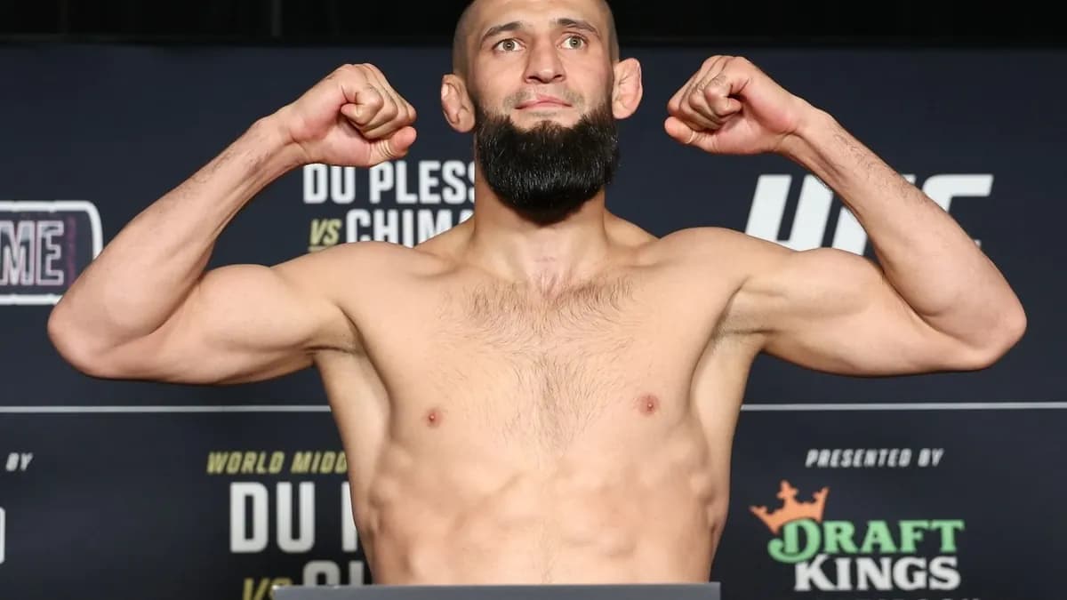 Las Vegas: Lawler and Chimaev Clash in Technical Duel at Fontainebleau Las Vegas: Lawler and Chimaev Clash in Technical Duel at Fontainebleau