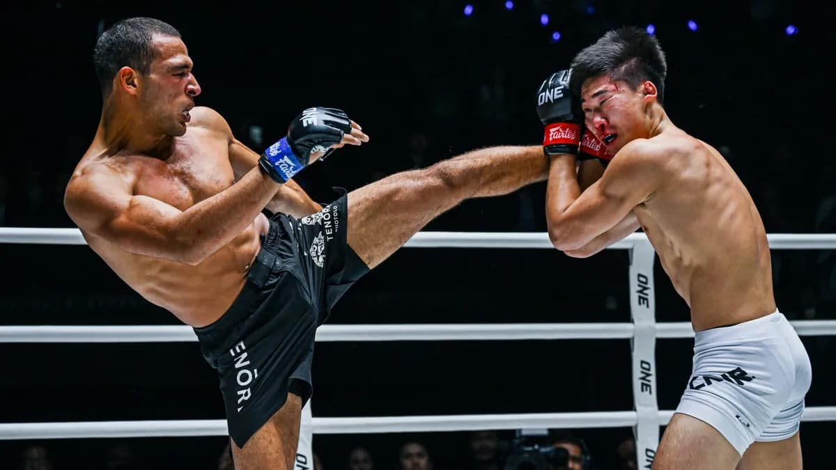 Christian Lee defends his title against Tye Ruotolo in a historic duel at Lumpinee Stadium Christian Lee defends his title against Tye Ruotolo in a historic duel at Lumpinee Stadium