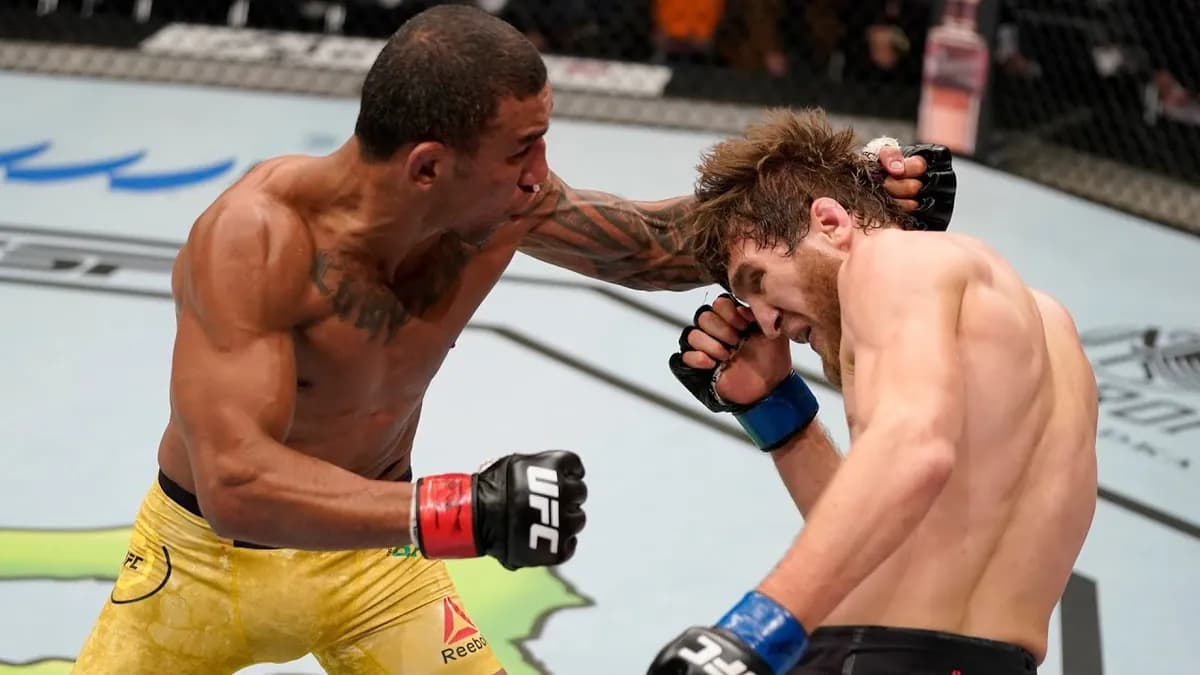Raoni Barcelos has been discharged from the hospital following his post-fight collapse at UFC Vegas 121, but the cause of his fainting spell remains a mystery. Raoni Barcelos has been discharged from the hospital following his post-fight collapse at UFC Vegas 121, but the cause of his fainting spell remains a mystery.