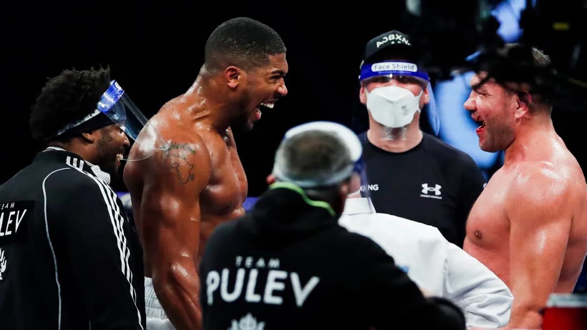 Netflix Showdown: Fury and Joshua in Explosive Clash for Boxing History Netflix Showdown: Fury and Joshua in Explosive Clash for Boxing History