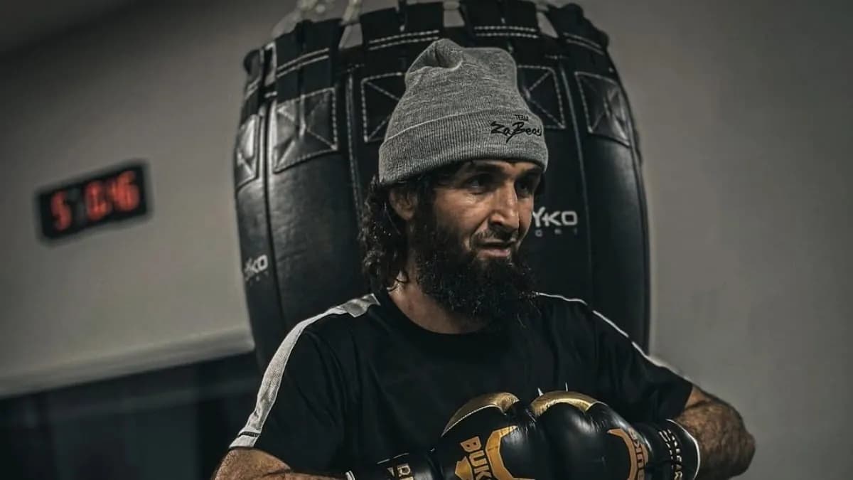 Un duel historique : Zabit Magomedsharipov affronte Giga Chikadze en UFC Abu Dhabi Un duel historique : Zabit Magomedsharipov affronte Giga Chikadze en UFC Abu Dhabi