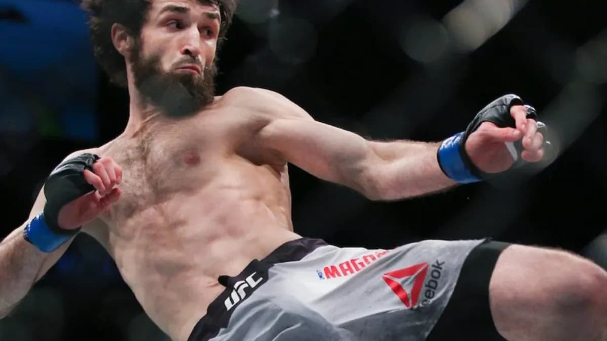 Magomedsharipov, ex-champion MMA, tente sa chance en lutte libre olympique Magomedsharipov, ex-champion MMA, tente sa chance en lutte libre olympique